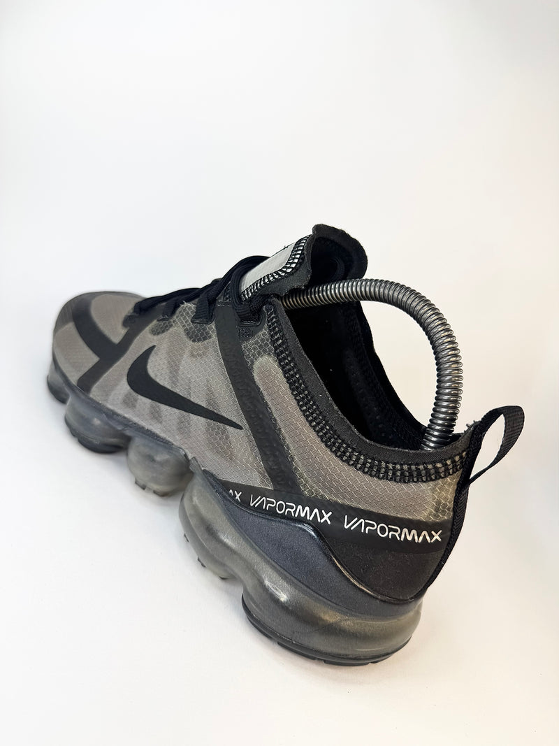 38 - Nike Vapormax 2019 Black Grey