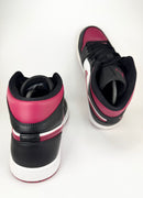 40 - Nike Air Jordan 1 Mid Bred Toe