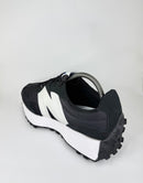 40 - New Balance 327 Black / White