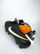 39 - Chuteira Nike Tiempo Natural Legend III Black White Gold (2010)