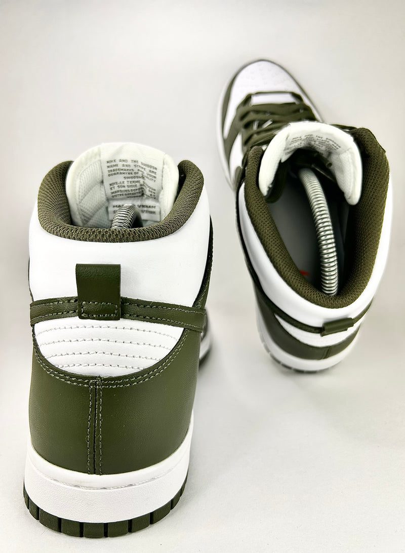 42 - Nike Dunk High Championship Khaki