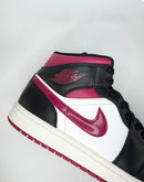 40 - Nike Air Jordan 1 Mid Bred Toe