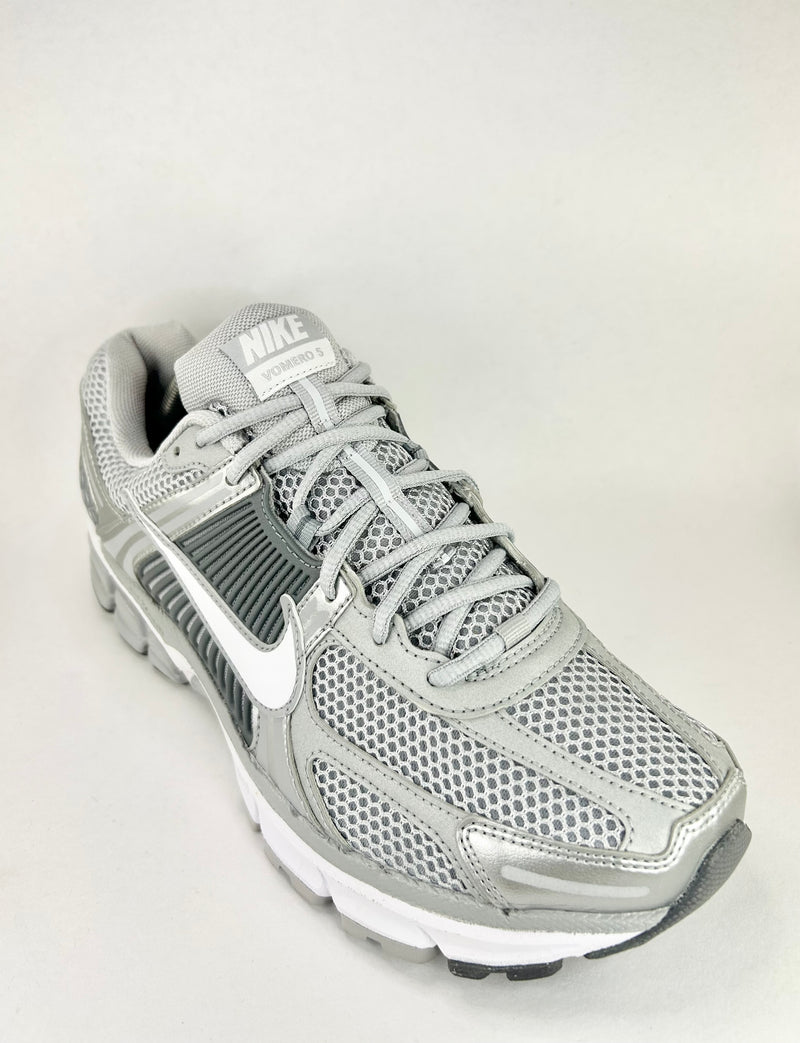 42 - Nike Zoom Vomero 5 Cool Grey