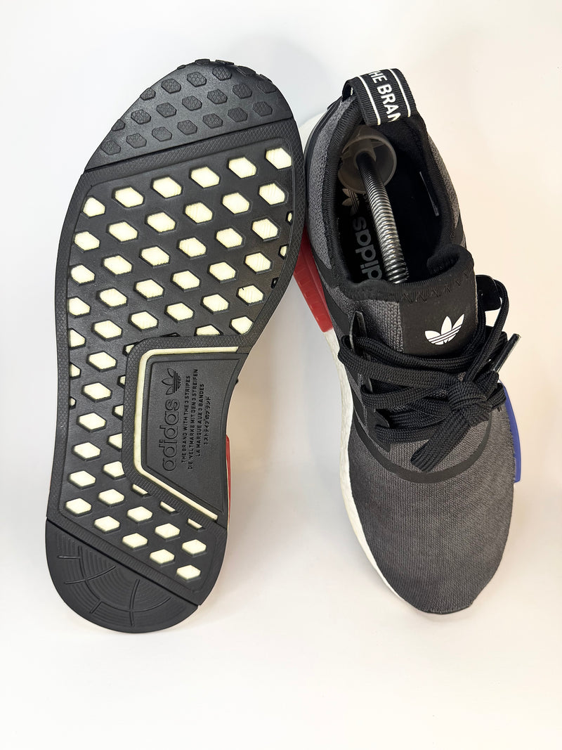 42 - Adidas NMD R1 Originals