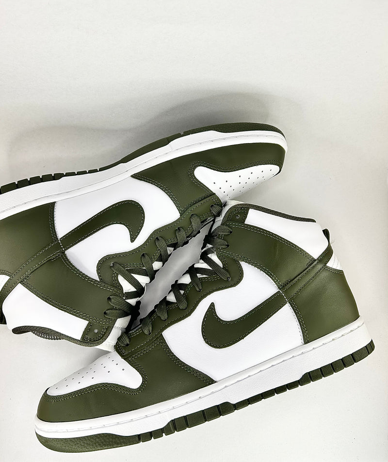 42 - Nike Dunk High Championship Khaki