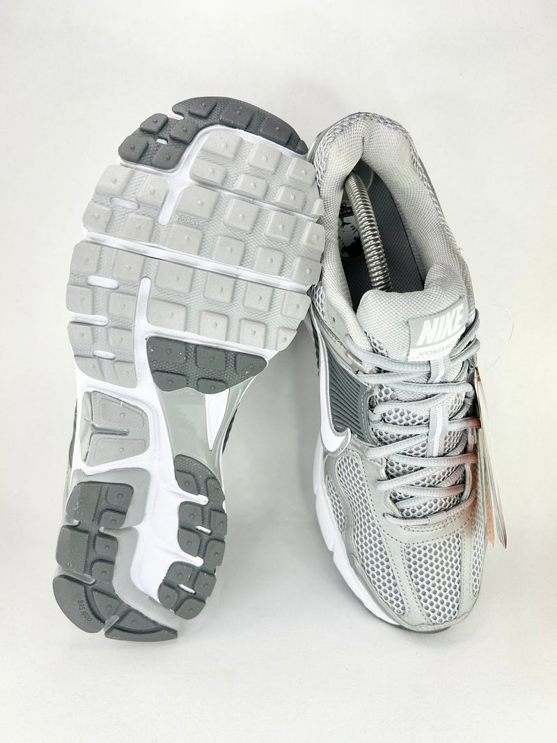 42 - Nike Zoom Vomero 5 Cool Grey