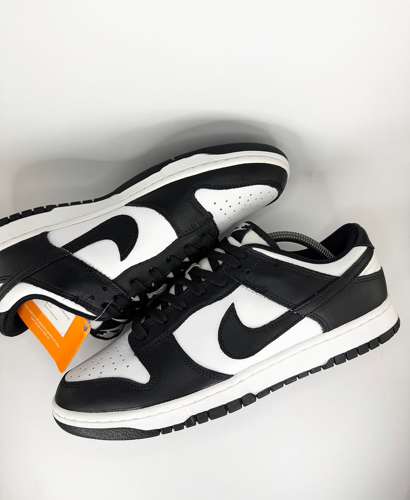 42 - Nike Dunk Low Black Panda