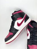 40 - Nike Air Jordan 1 Mid Bred Toe