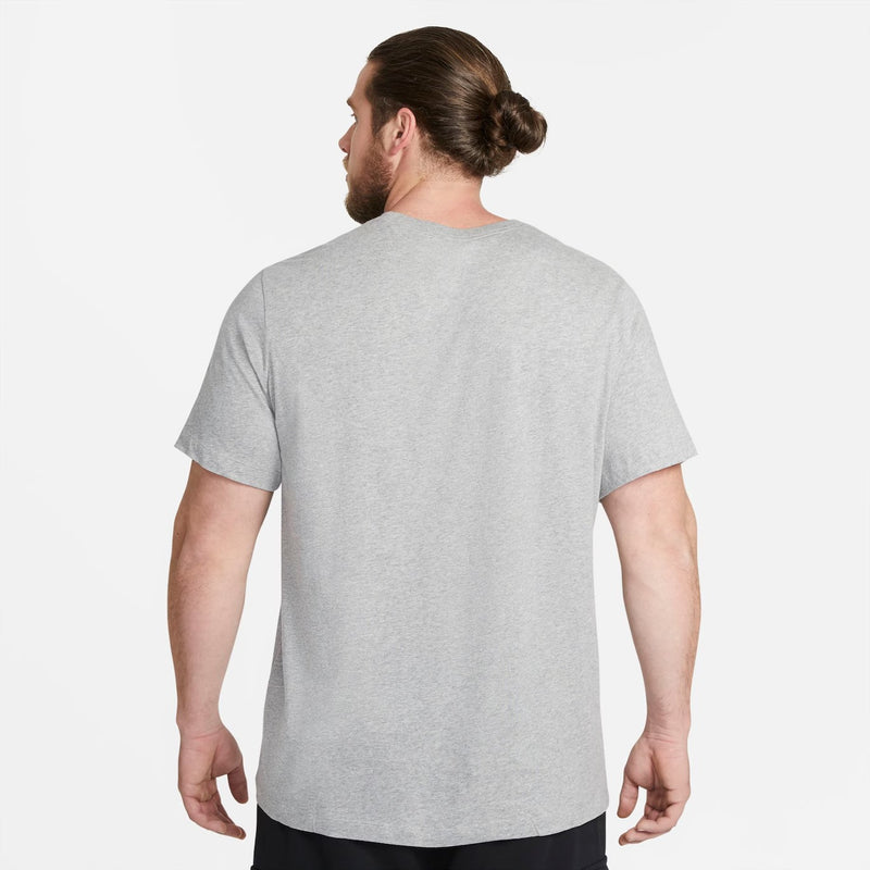 G - Camiseta Nike Sportswear Club