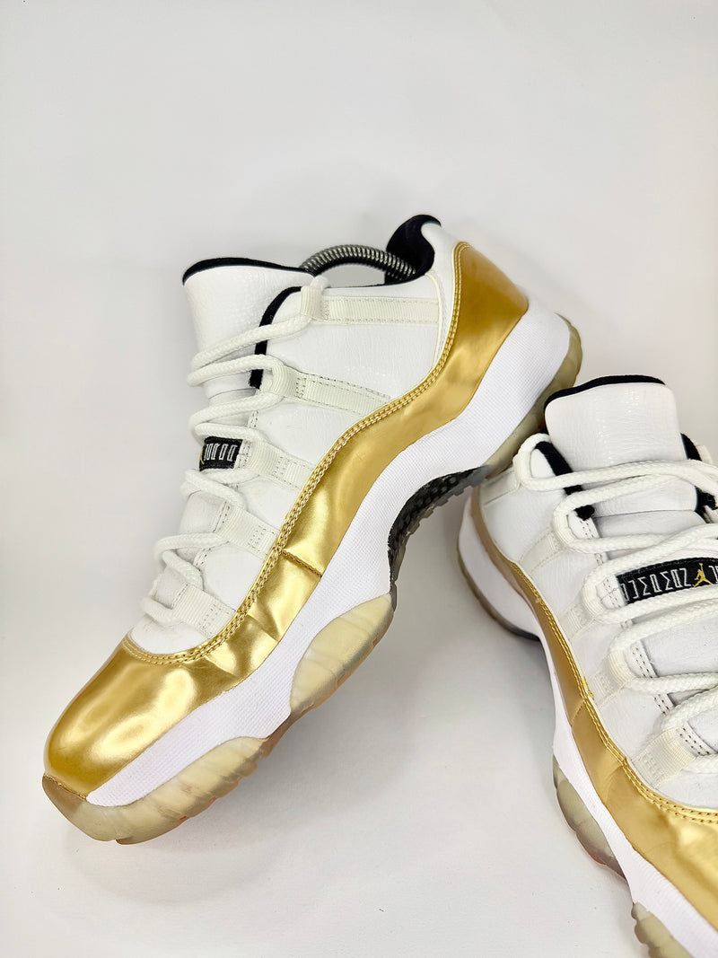 41 - Nike Air Jordan 11 Cerimonial Gold
