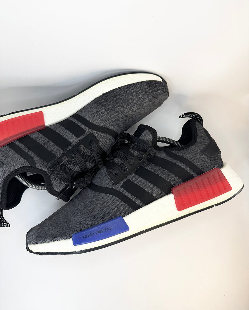 42 - Adidas NMD R1 Originals