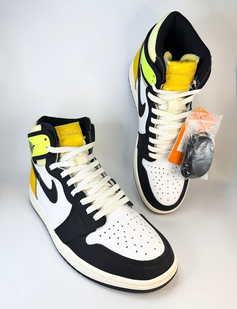 41 - Nike Air Jordan 1 High Volt Gold