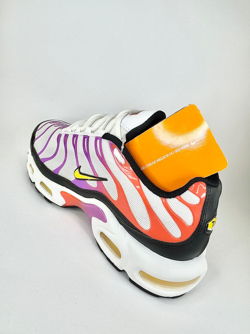 38 - Nike Air Max Plus White Red Magenta