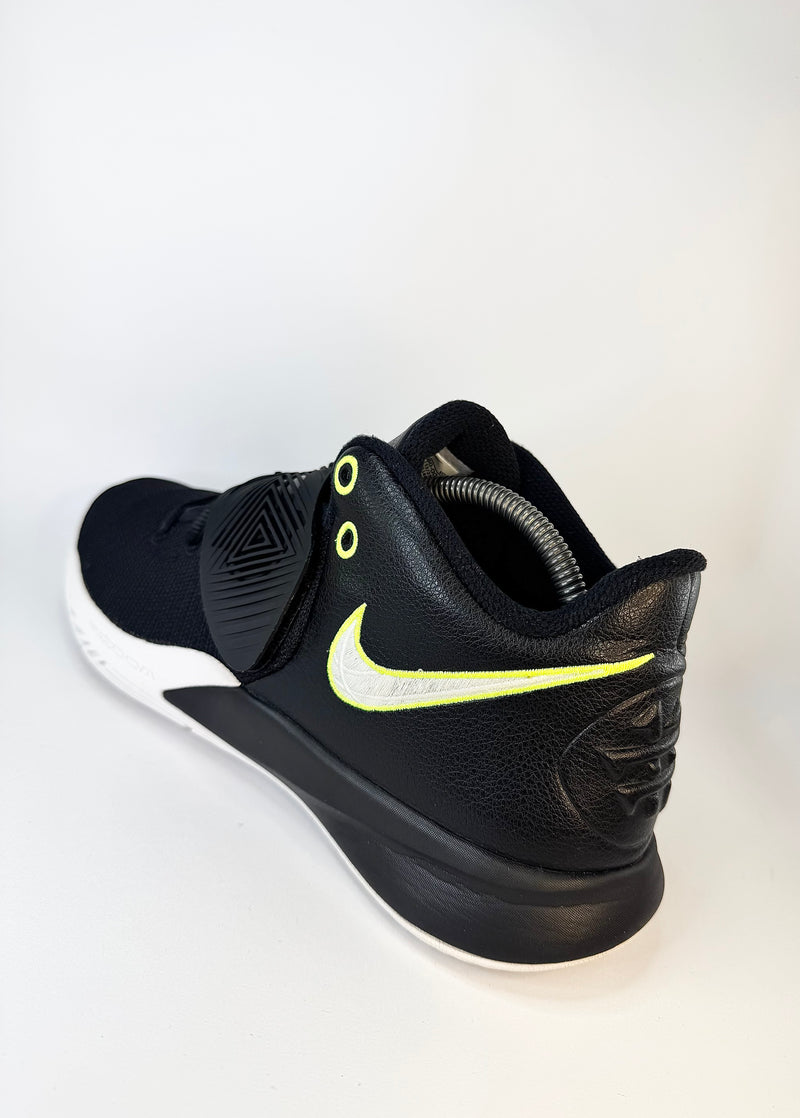 40 - Nike Kyrie Flytrap III Black White