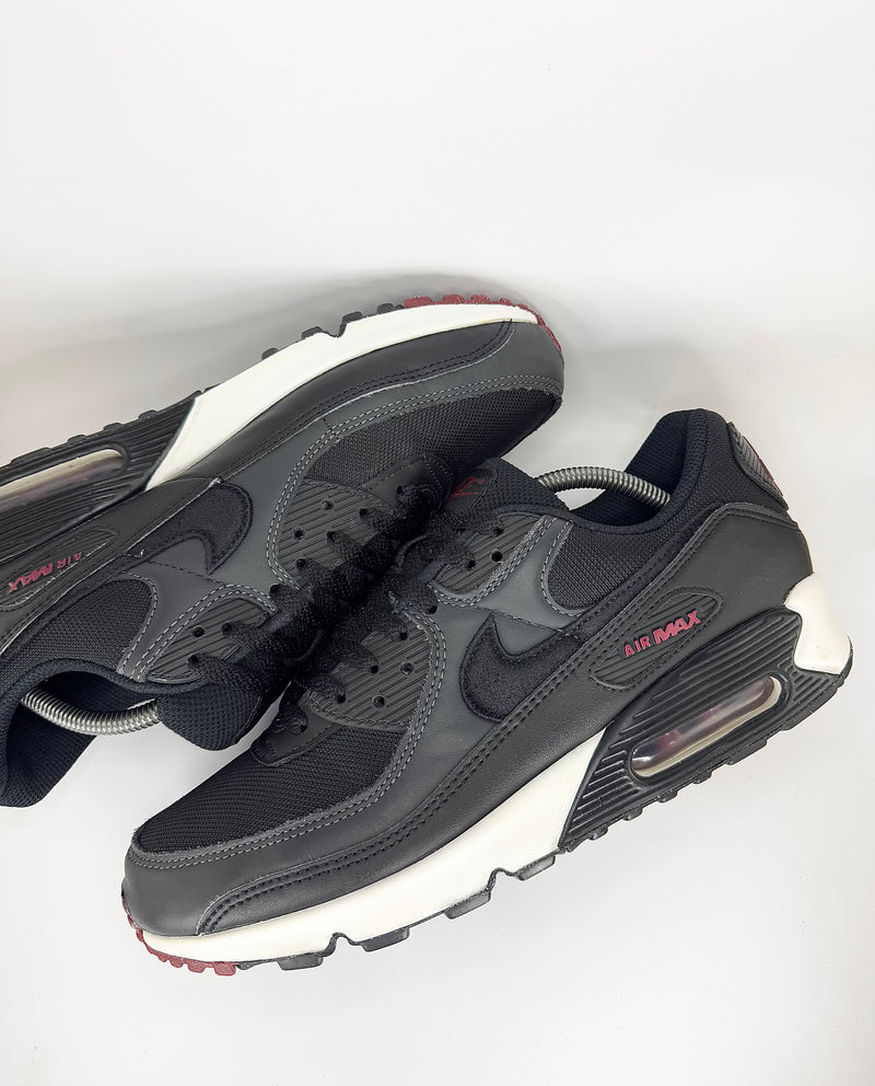 42 - Nike Air Max 90 Anthricite Team Red