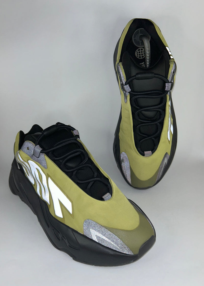 42 - Adidas Yeezy 700 MNVN Resin