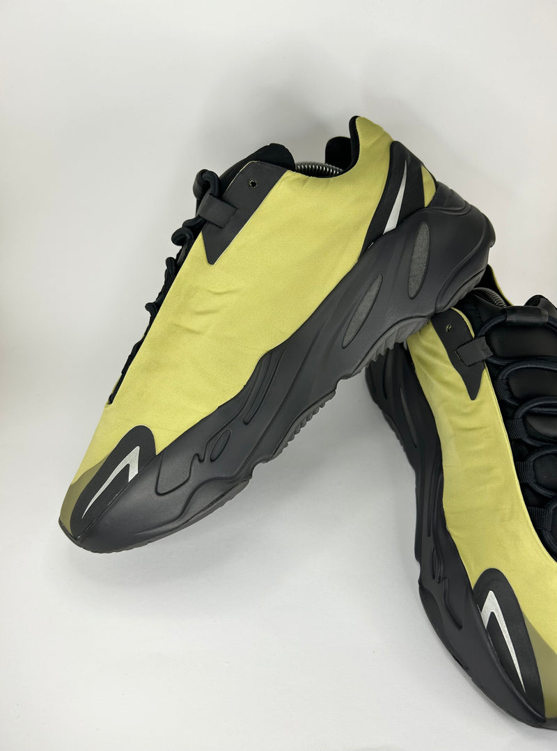 42 - Adidas Yeezy 700 MNVN Resin