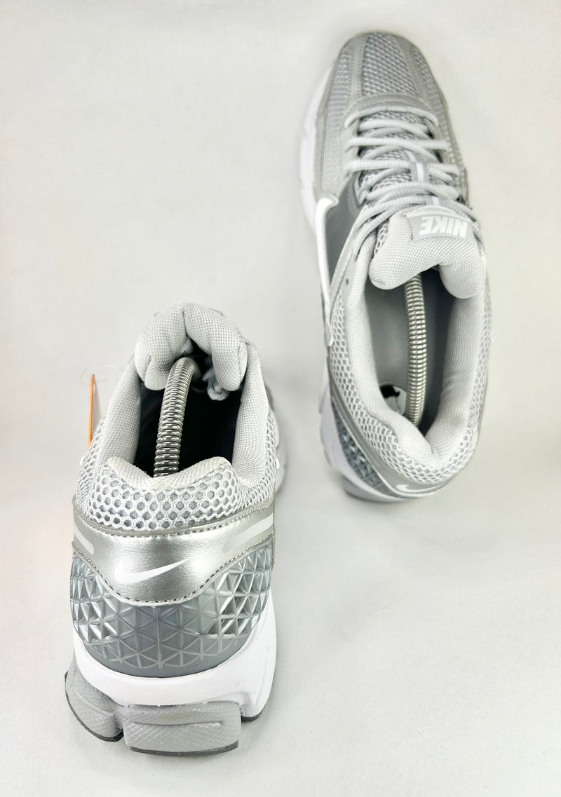 42 - Nike Zoom Vomero 5 Cool Grey