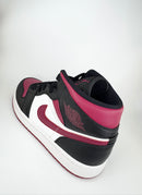 40 - Nike Air Jordan 1 Mid Bred Toe