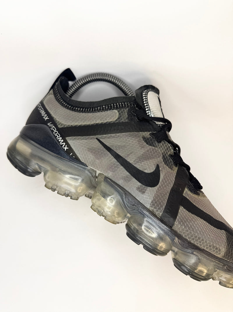 38 - Nike Vapormax 2019 Black Grey