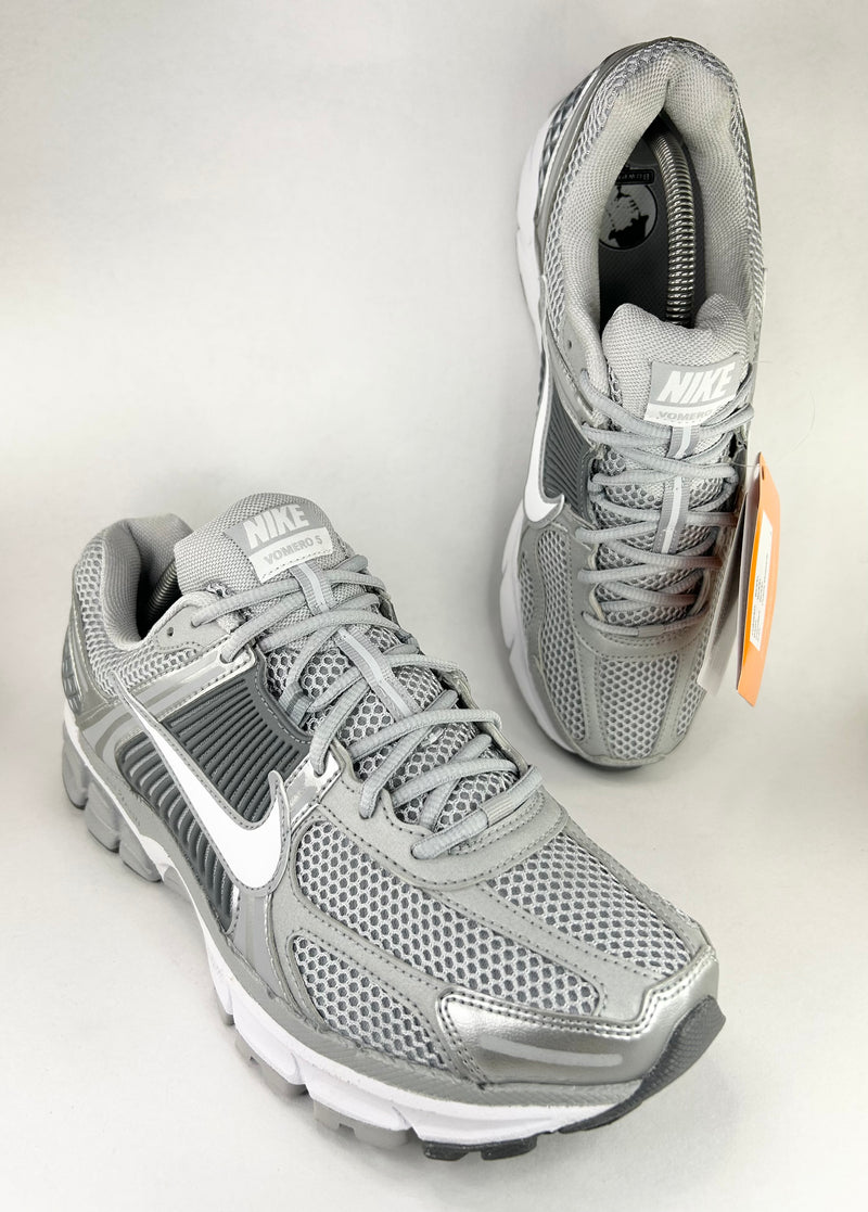 42 - Nike Zoom Vomero 5 Cool Grey