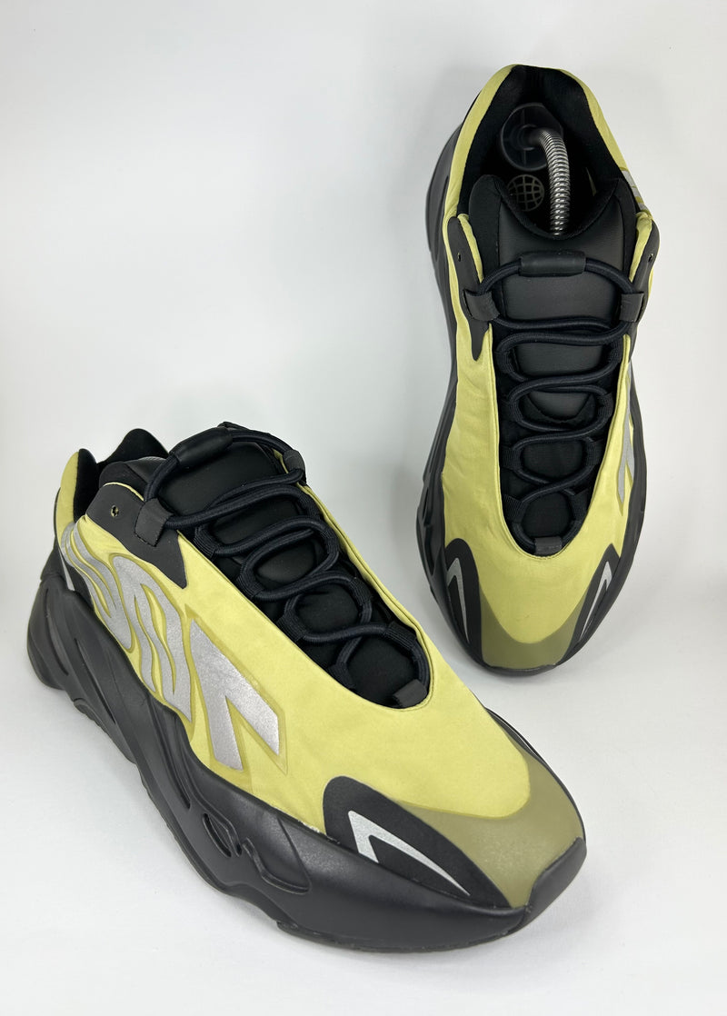 42 - Adidas Yeezy 700 MNVN Resin