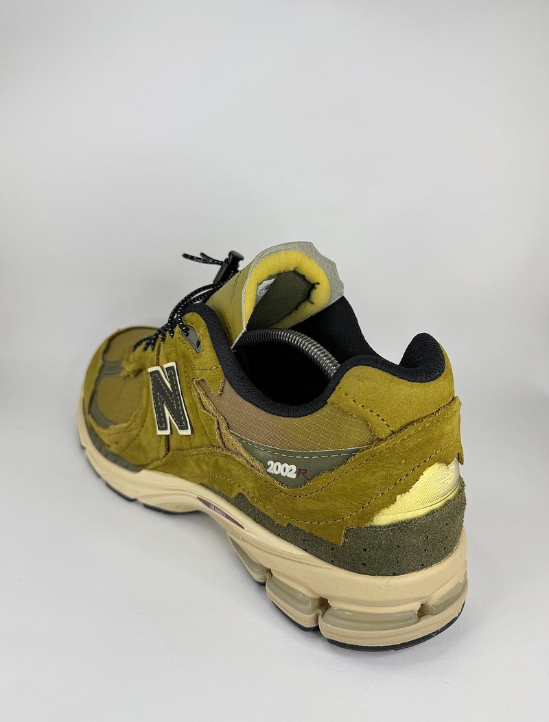 43 - New Balance 2002R High Desert Dark Moss