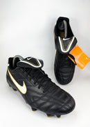39 - Chuteira Nike Tiempo Natural Legend III Black White Gold (2010)