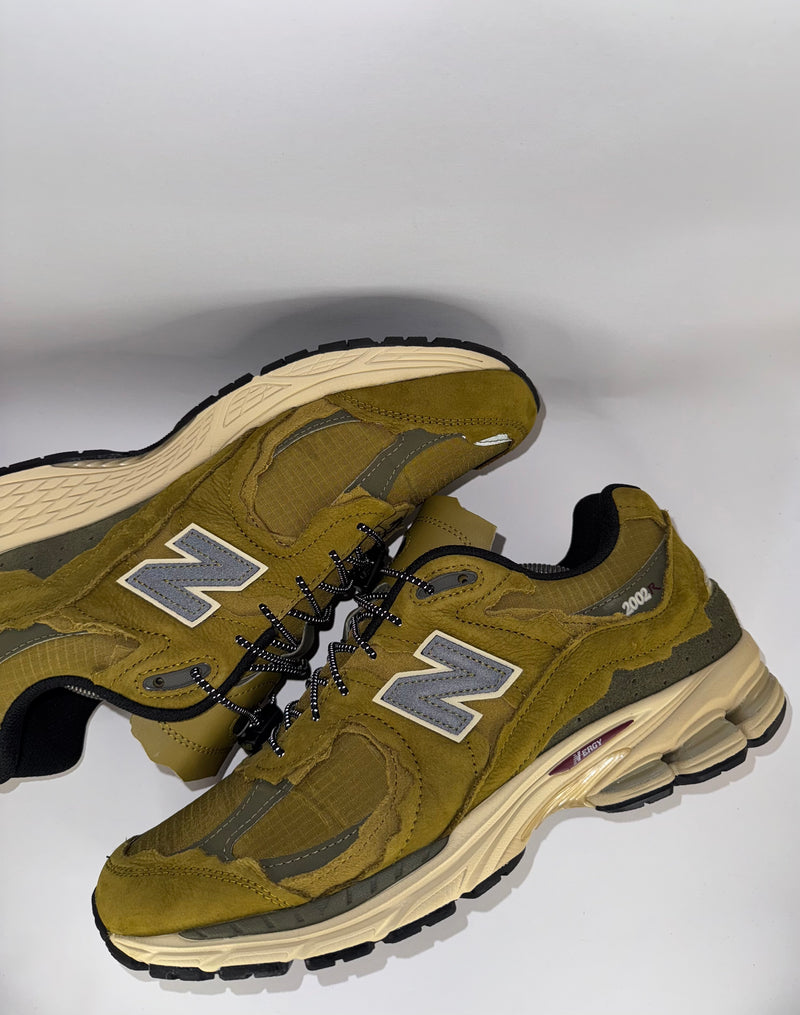43 - New Balance 2002R High Desert Dark Moss
