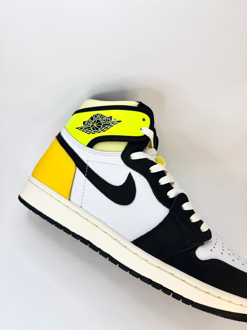 41 - Nike Air Jordan 1 High Volt Gold