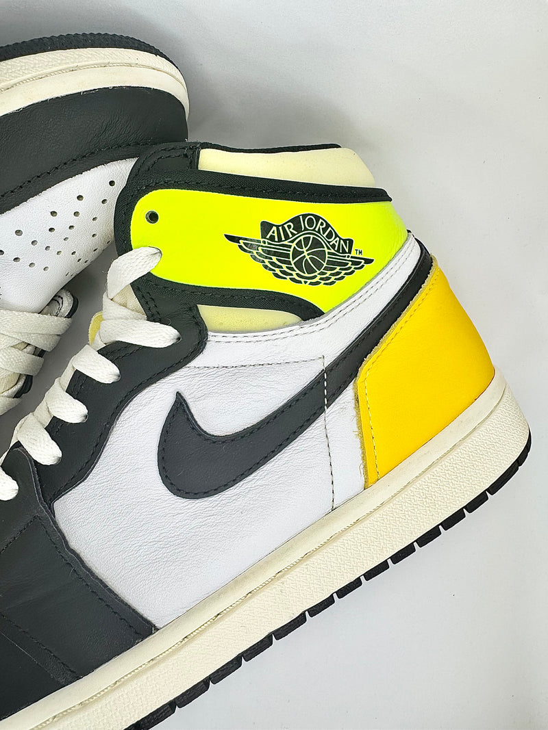 41 - Nike Air Jordan 1 High Volt Gold