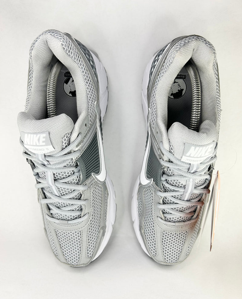 42 - Nike Zoom Vomero 5 Cool Grey