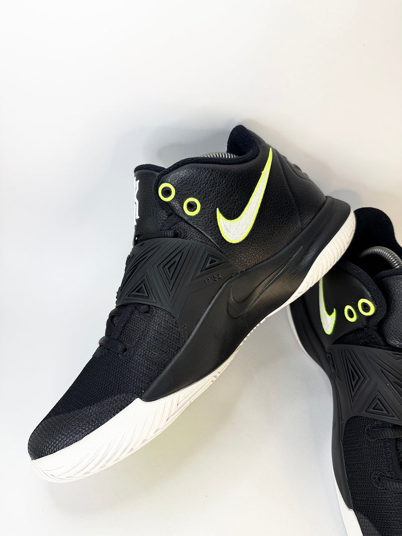 40 - Nike Kyrie Flytrap III Black White