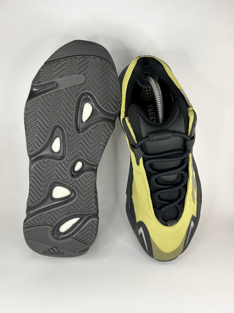 42 - Adidas Yeezy 700 MNVN Resin
