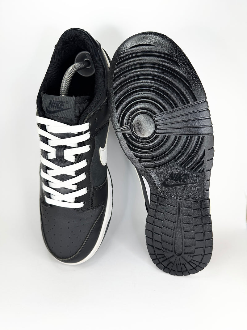 42 - Nike Dunk Low Black Panda