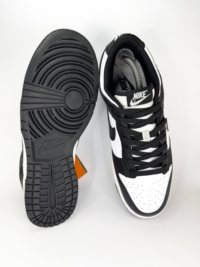 42 - Nike Dunk Low Black Panda
