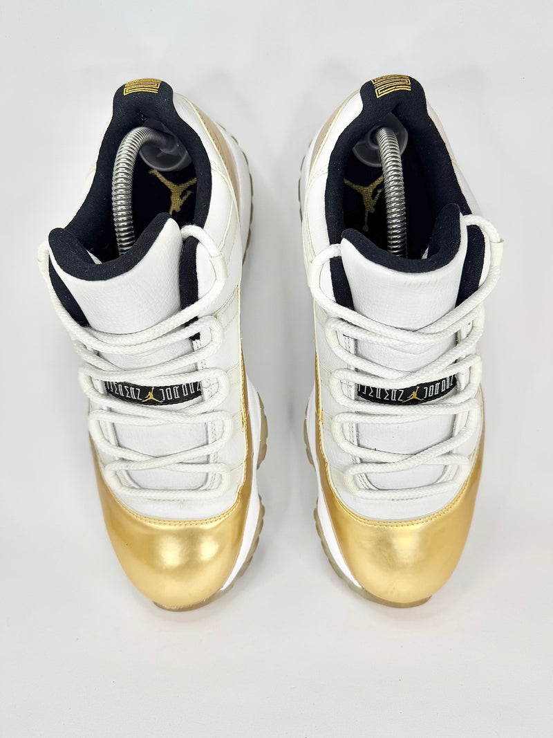 41 - Nike Air Jordan 11 Cerimonial Gold
